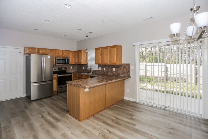 Building Photo - 873 Raindrops Rd