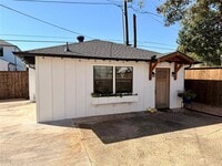 Building Photo - 315 Easton Rd