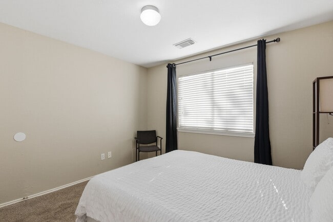 Building Photo - 9519 Maple Green Ln