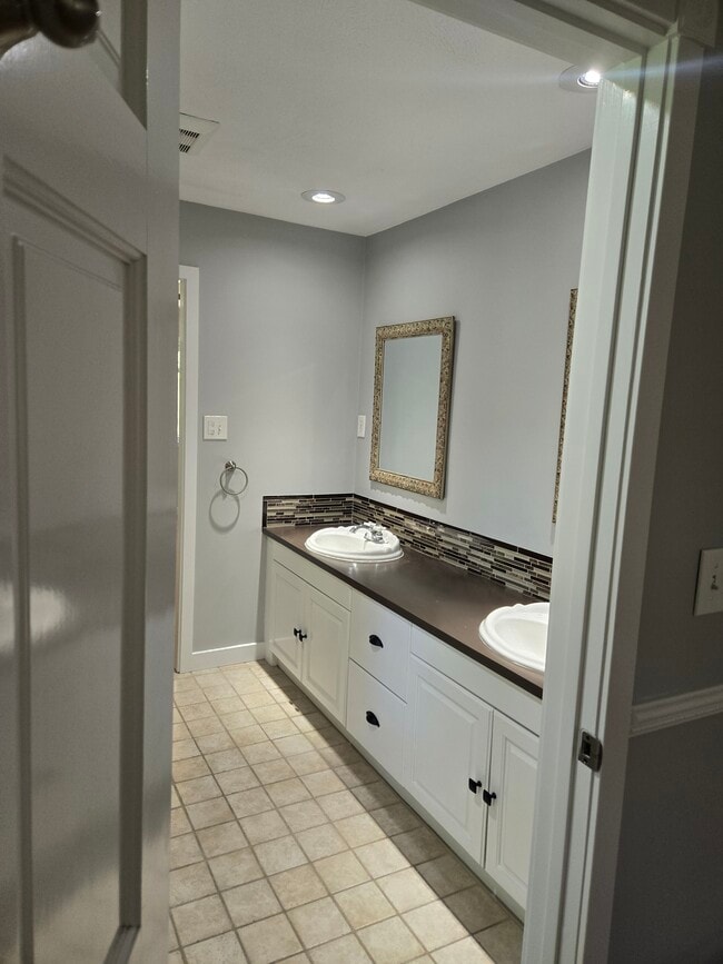 Building Photo - 50 Bare Hill Rd