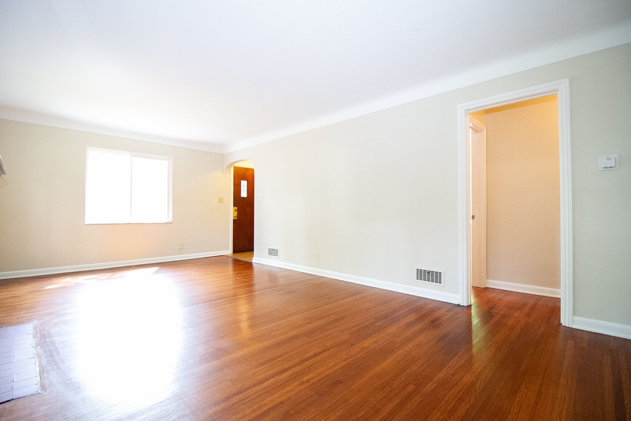 Building Photo - 2424 Lambert Dr
