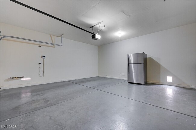 Building Photo - 9004 Snowtrack Ave