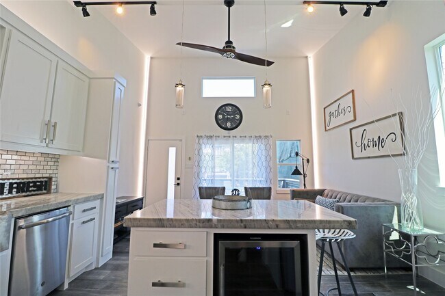 Building Photo - 2310 McDuffie St