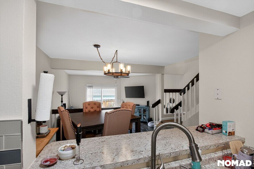 Building Photo - 4239 S Mobile Cir