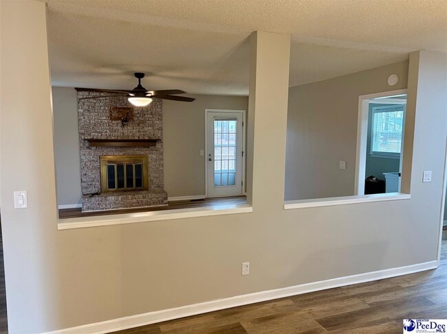 Building Photo - 1052 Wellington Dr