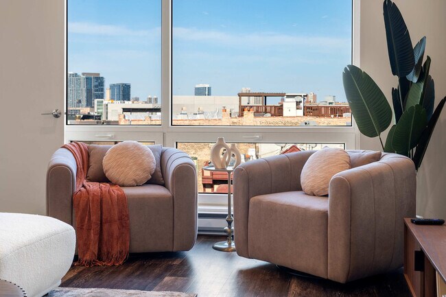 Building Photo - 1122 W Chicago Ave