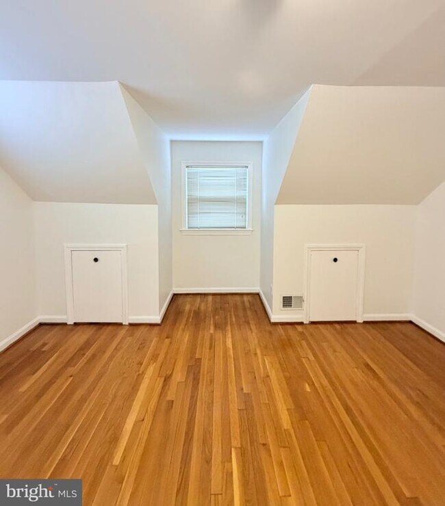 Building Photo - 3125 N Nottingham St