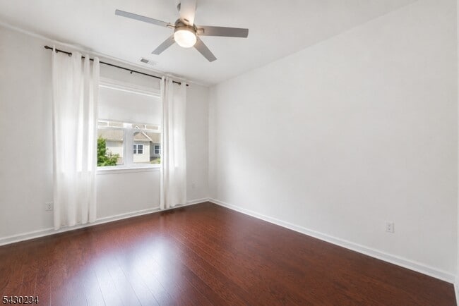 Building Photo - 133 Savoth Ln