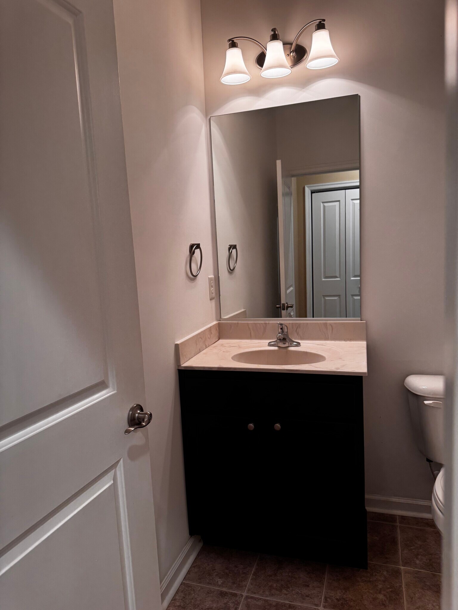 Building Photo - 4044 Clarendon Way