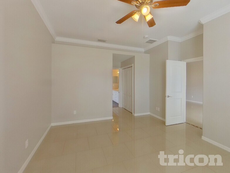 Building Photo - 1142 Barclay Wood Dr