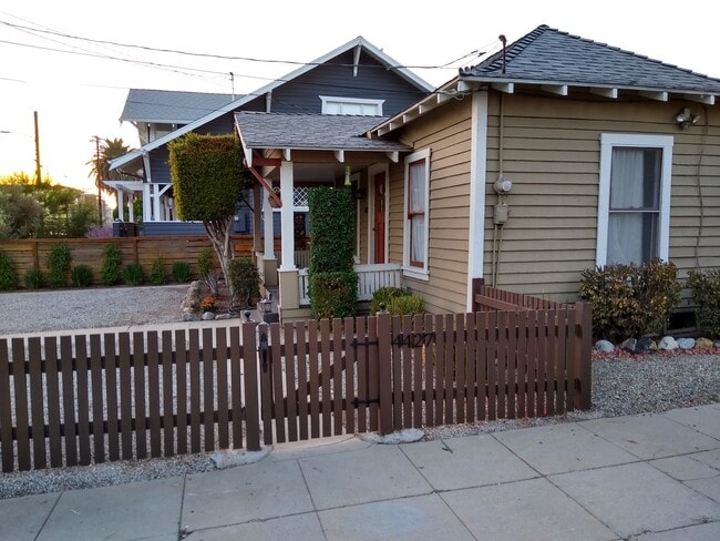 Building Photo - 4427 Clayton Ave