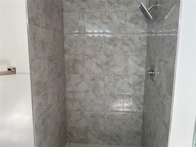 Building Photo - 14909 SW 15th St