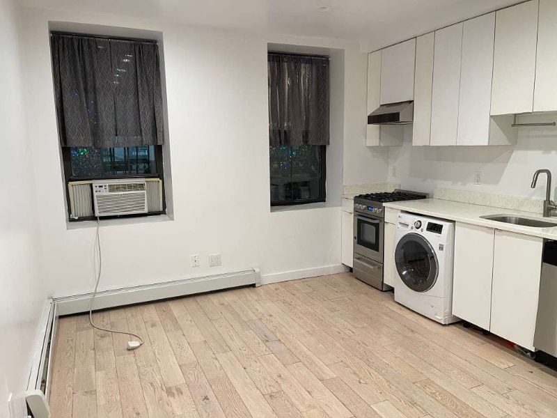 Building Photo - 66 E 127th St