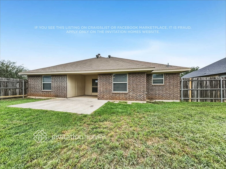 Building Photo - 2029 Bay Laurel Dr
