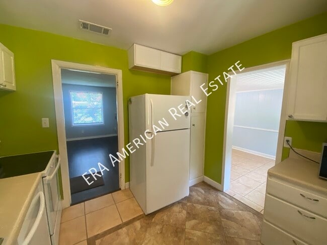 Building Photo - 9 Okahatchee Cir SE