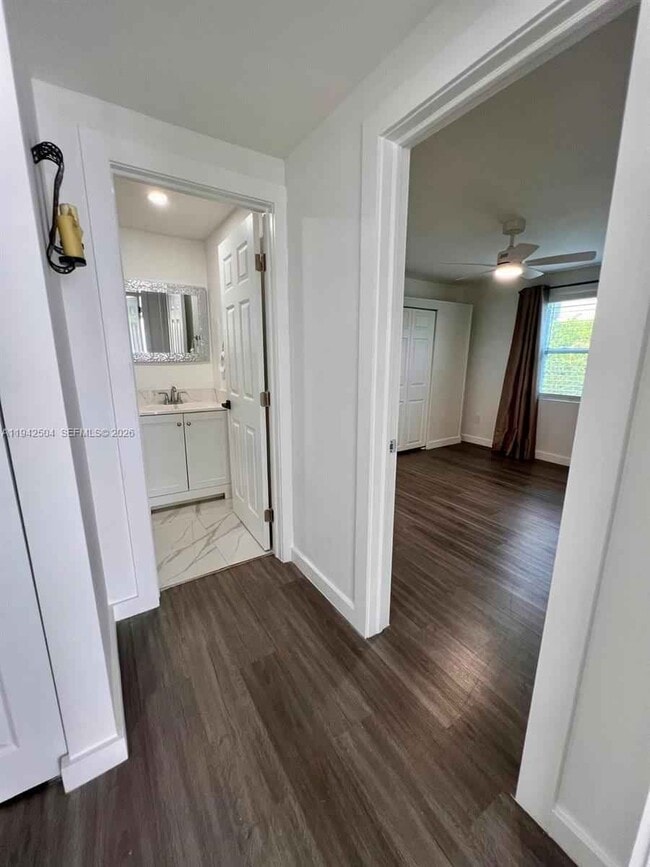 Building Photo - 2901 SW 58th St