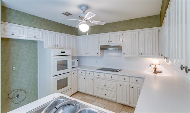 Building Photo - 208 Simmons Dr
