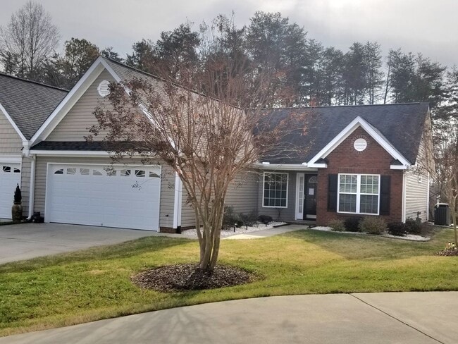 Primary Photo - 108 Brae Creek Ct