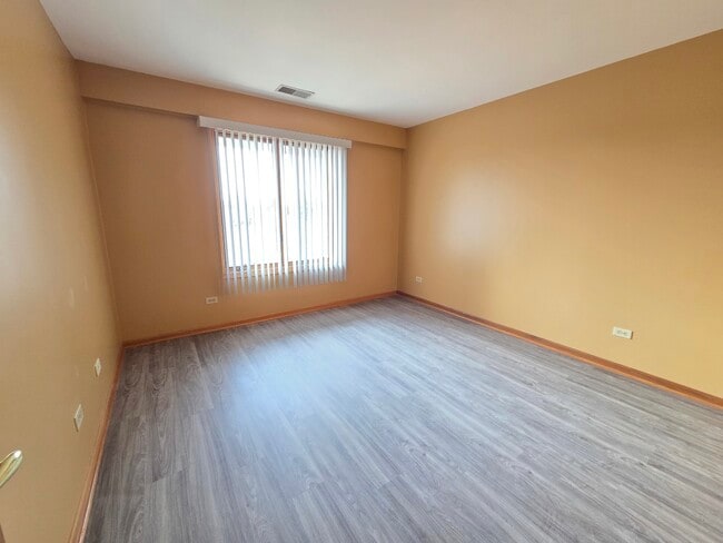 Building Photo - 1028 Ashley Ct N