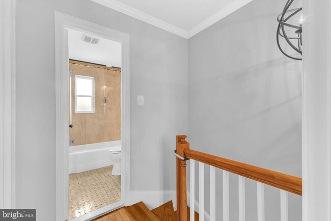 Building Photo - 526 E Duncan Ave