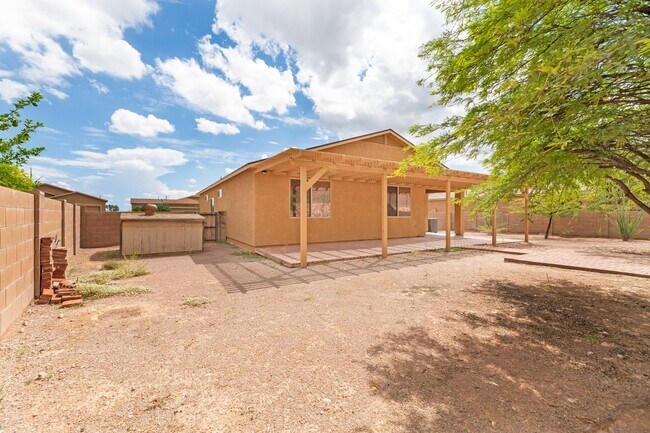 Building Photo - 7084 S Camino Derecho