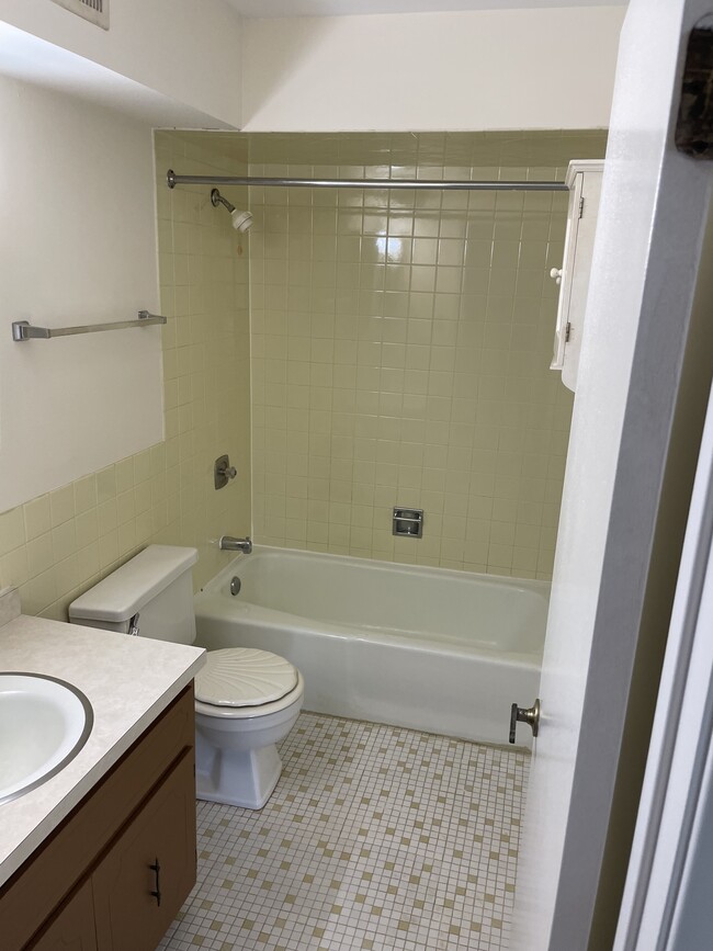 Building Photo - 7449 Sycamore Ct