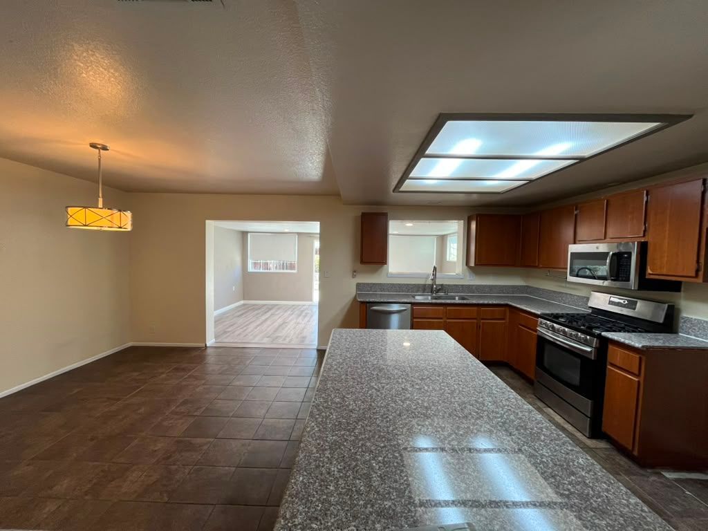 Building Photo - 43770 Santa Rosa Cir