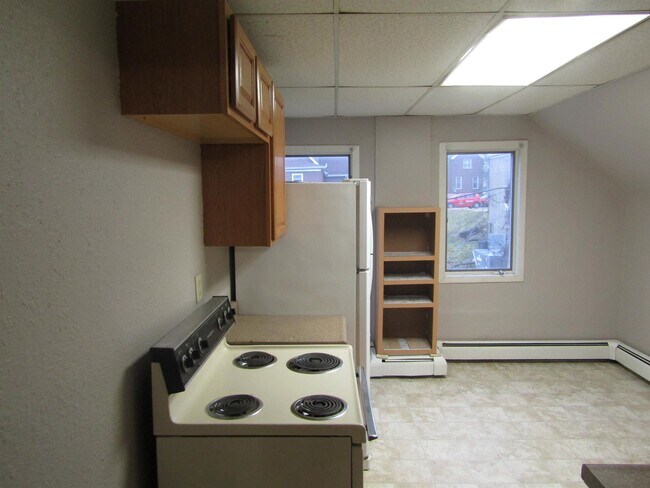 Building Photo - 930 N Booth St