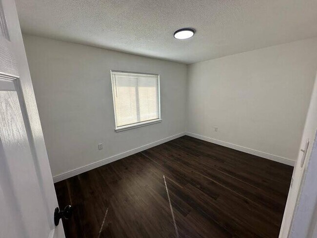 Building Photo - 2123 Mara Ct