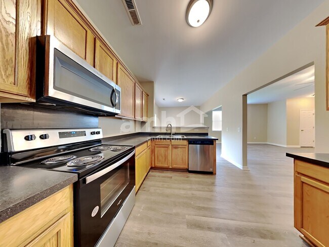 Building Photo - 103 Surlington Dr