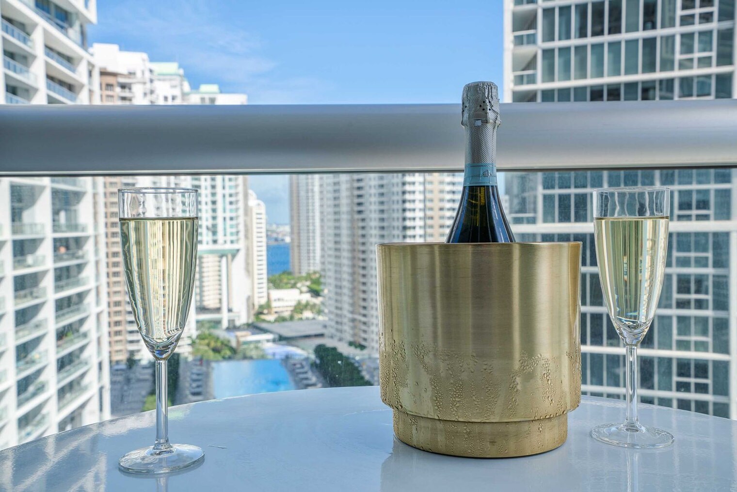 Building Photo - 485 Brickell Ave