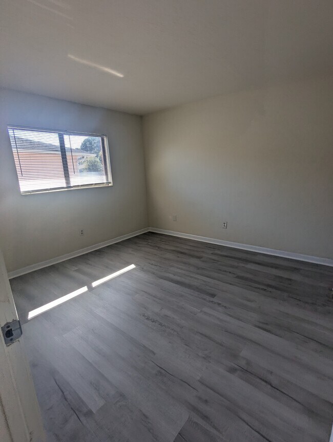 Building Photo - 1101 2nd Ave N