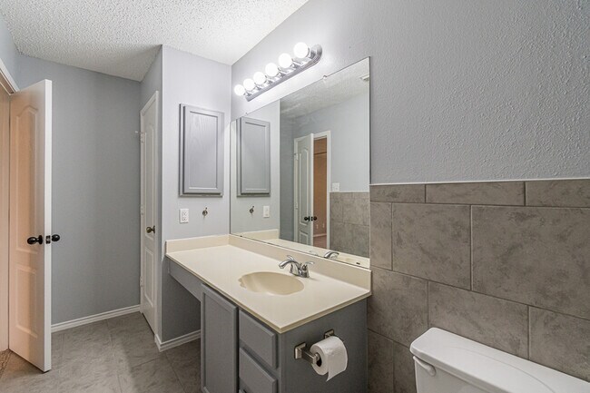 Building Photo - 1519 Jasmine
