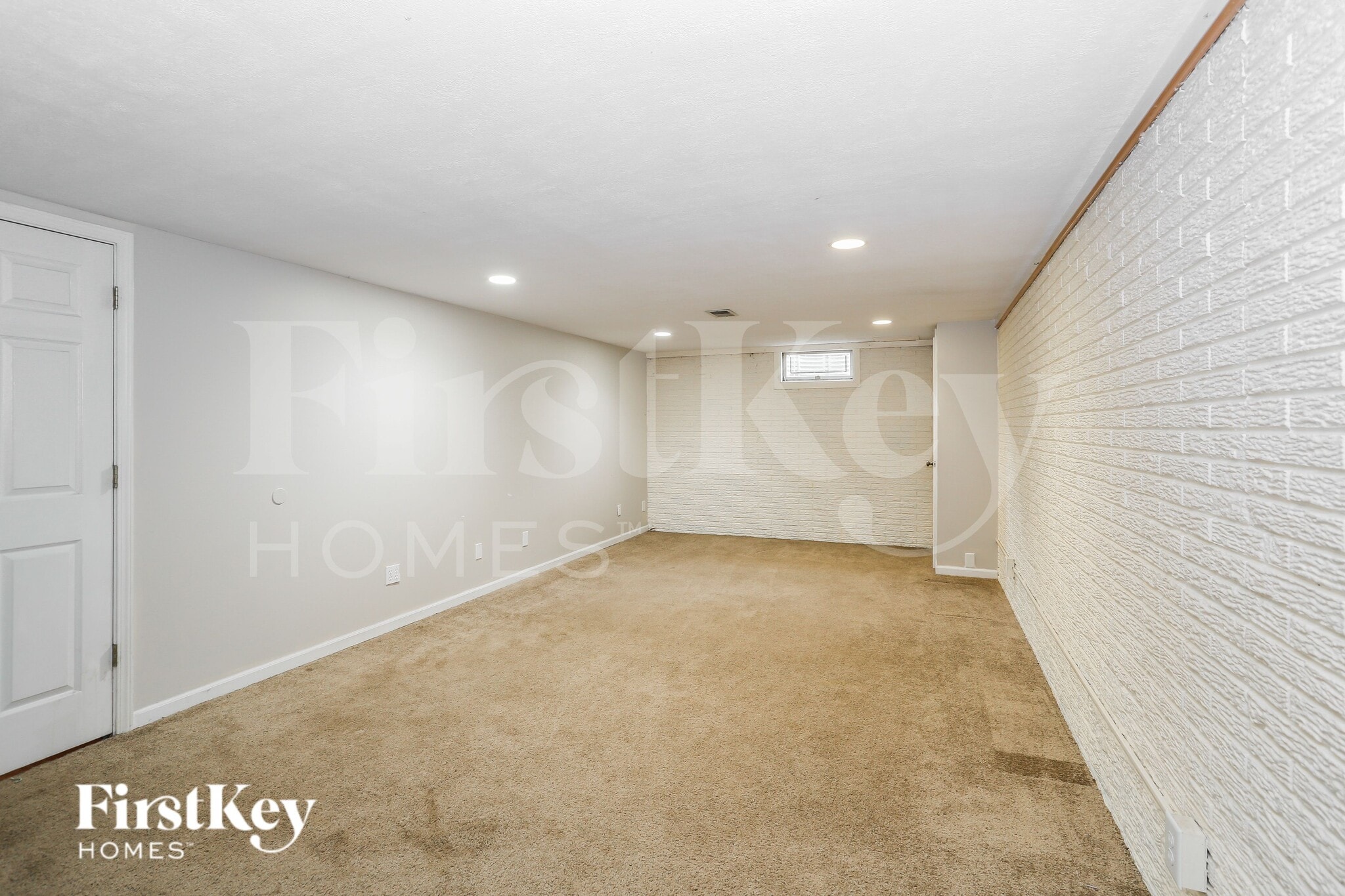 Building Photo - 2049 Stowbridge Rd