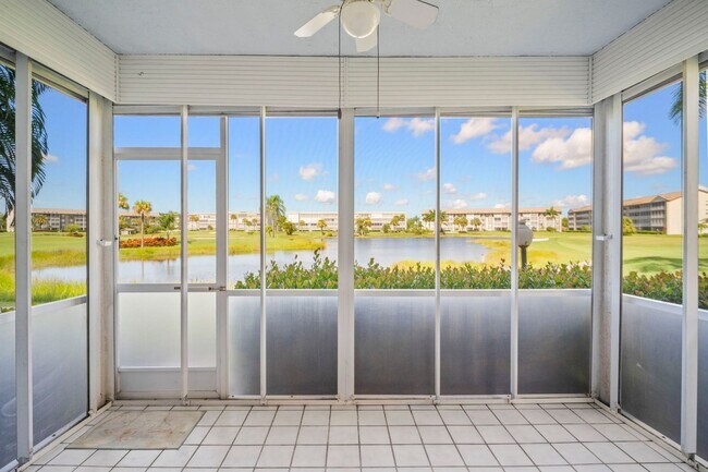 Building Photo - Stunning 2 beds 2 baths condo with lake vi...