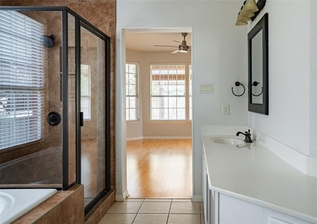 Building Photo - 10020 Lachlan Dr