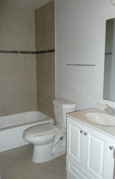 Building Photo - 1640 E Pitkin St