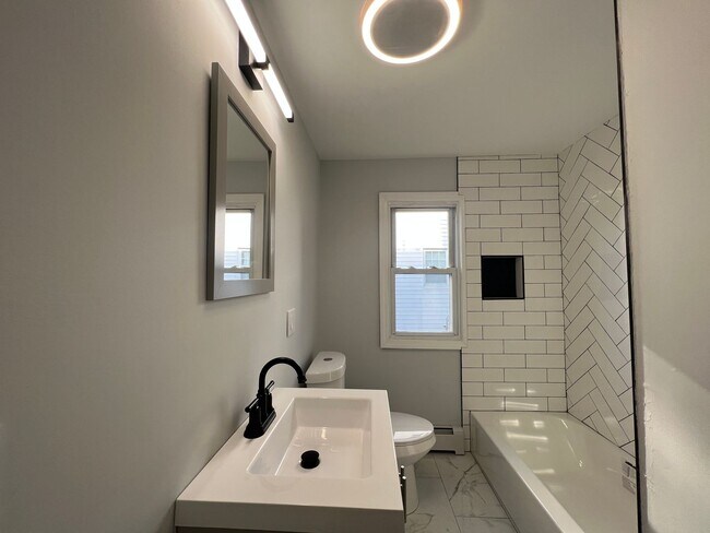 Building Photo - 253 Sheffield Ave