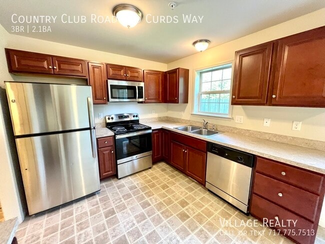 Building Photo - 721 Country Club Rd