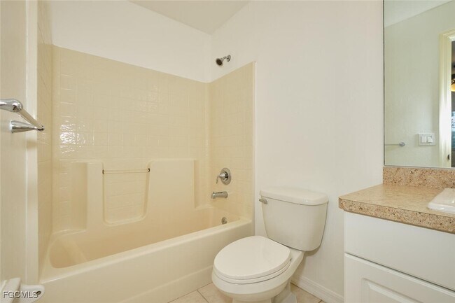 Building Photo - 3825 Hollycrest St