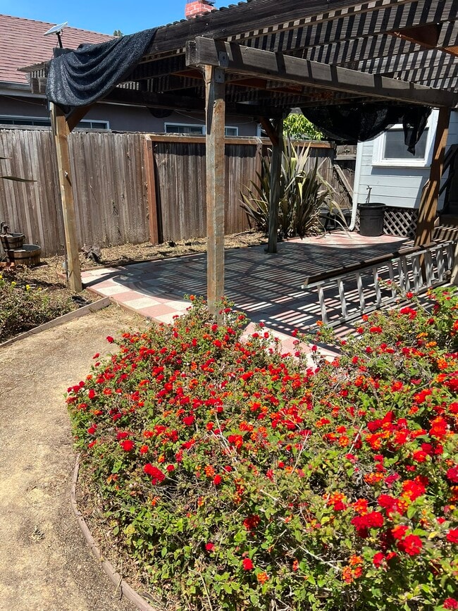 Primary Photo - 1279 California Dr