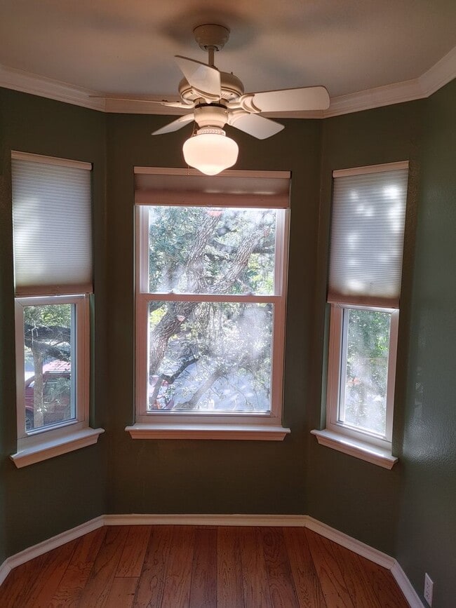 Building Photo - Beautiful 3 Bedroom / 2.5 Bath Townhome in Kyle