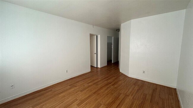 Building Photo - 5611 Jackson St