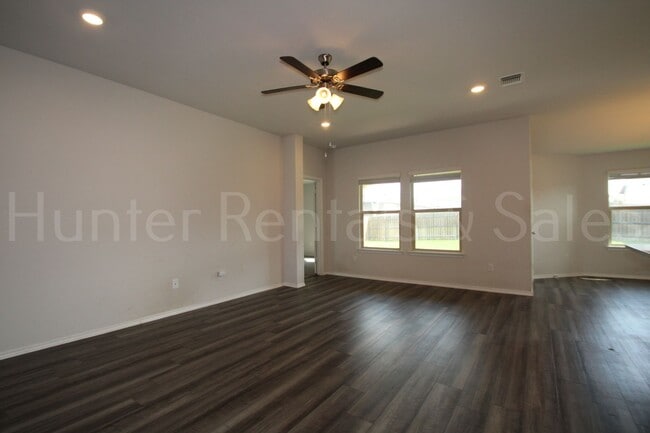 Building Photo - Upgraded Comfort in a Prime Temple Location