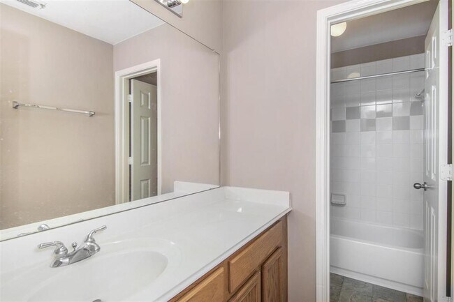 Building Photo - 11215 Burmese Ln