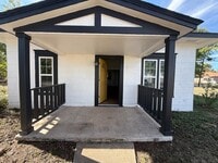 Building Photo - 105 S Magnolia St