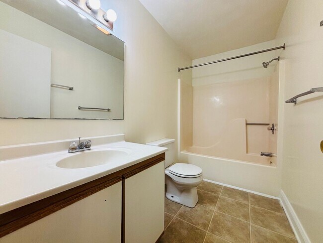 Building Photo - 317 Pheasant Run Ct