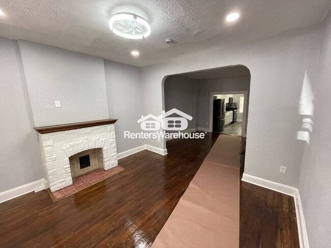 Building Photo - 2125 Cliftwood Ave