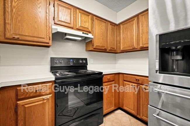 Building Photo - 3956 Hollows Dr
