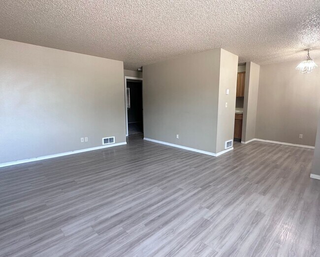 Building Photo - RD T 21-734